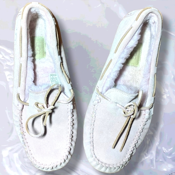 Ugg Women’s Dakota loafer based slipper - Picture 5 of 7